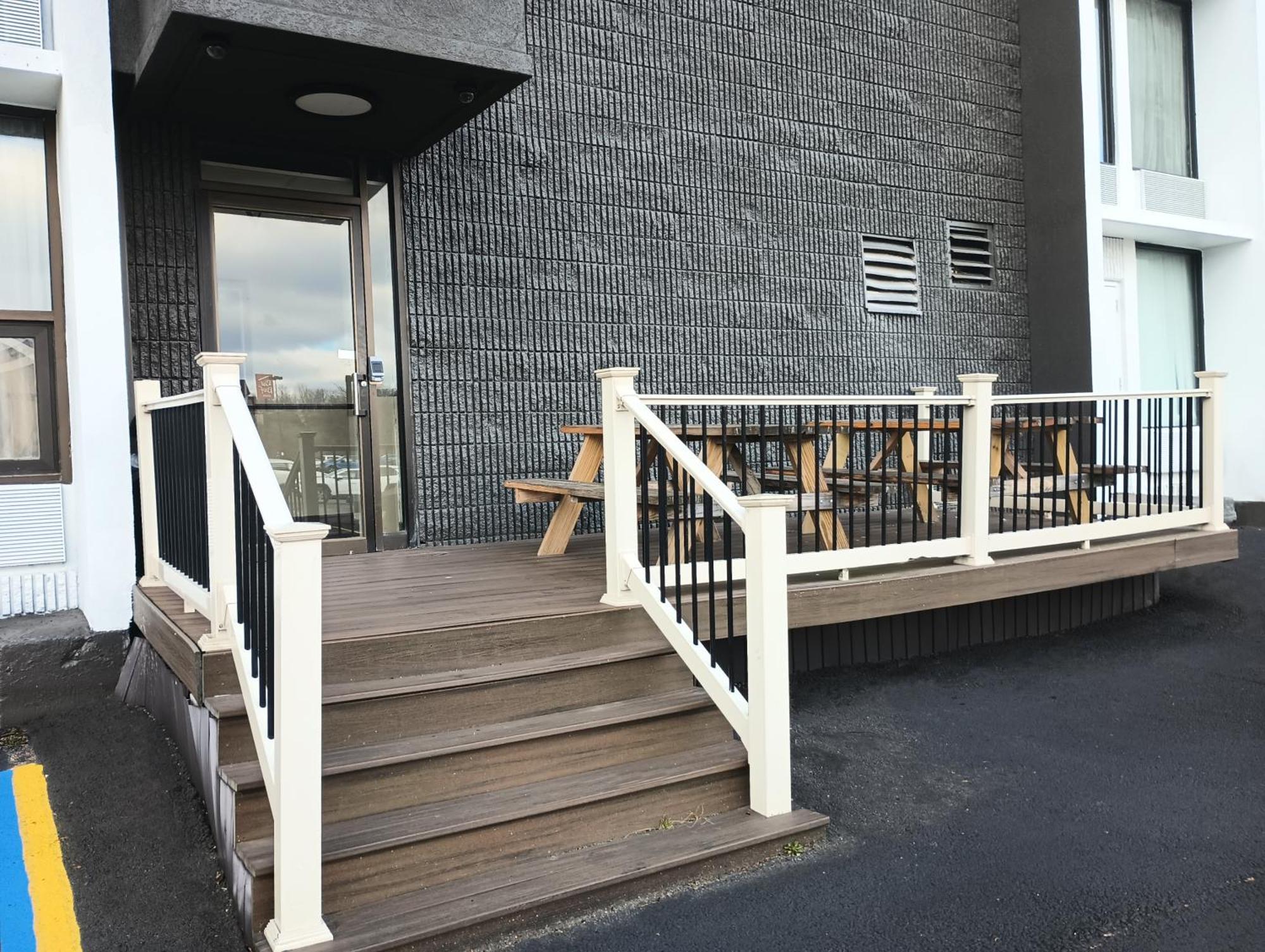 Baymont By Wyndham Johnson City/Binghamton Exterior photo